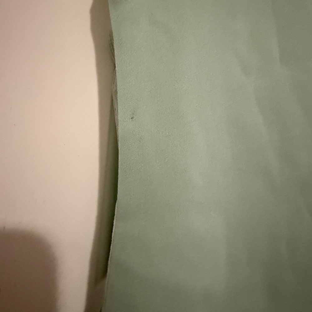 Vince Pleated Mint Green Sleeveless Silk Top Size Small - Picture 6 of 11